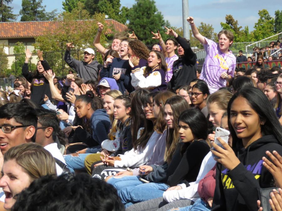 Seniors cheer for the iconic AV performer: yo-yo girl!