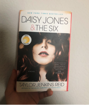 Book Review: Daisy Jones And The Six
