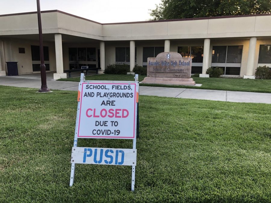 The sun sets over Amador Valley High School with no students in sight.
Students continue virtual learning, leaving Amador empty.