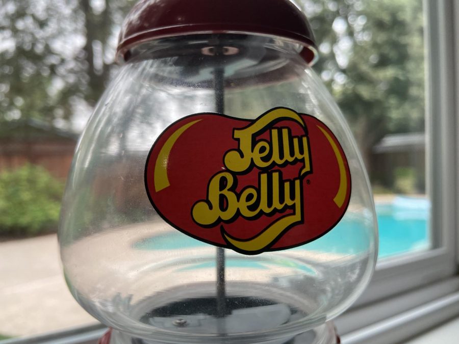 Jelly Belly holds golden ticket contest for consumers, similar to the Wonka golden ticket contest in the beloved Willy Wonka and the Chocolate Factory.