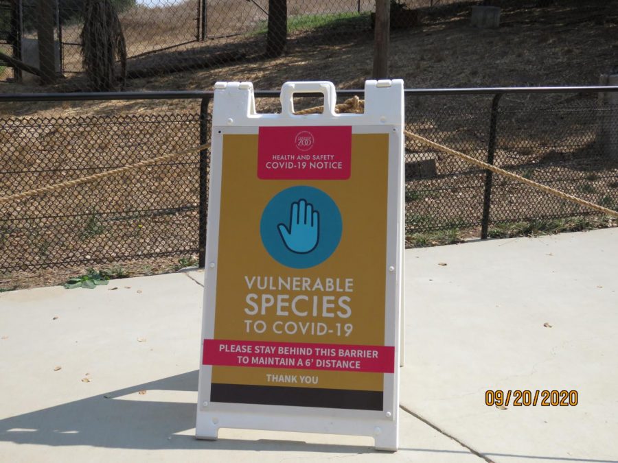 Signs+are+placed+around+the+premises+of+the+zoo+to+remind+visitors+of+precautions.+