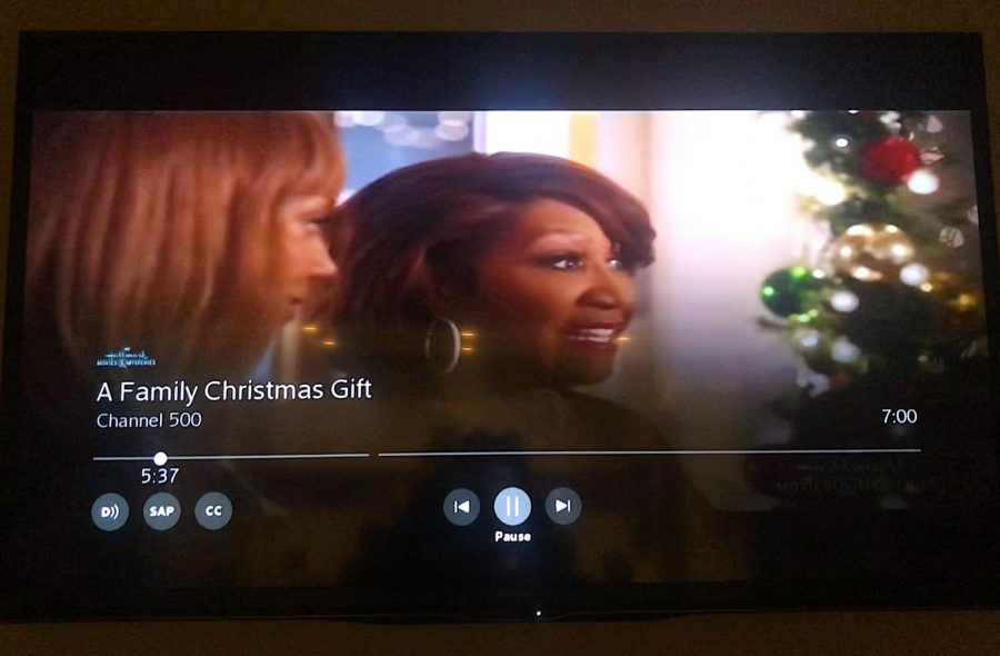 Holly Robinson Peete (left) and Patti Labelle (right) are the lead actresses in 'A Family Christmas Gift' (2019).