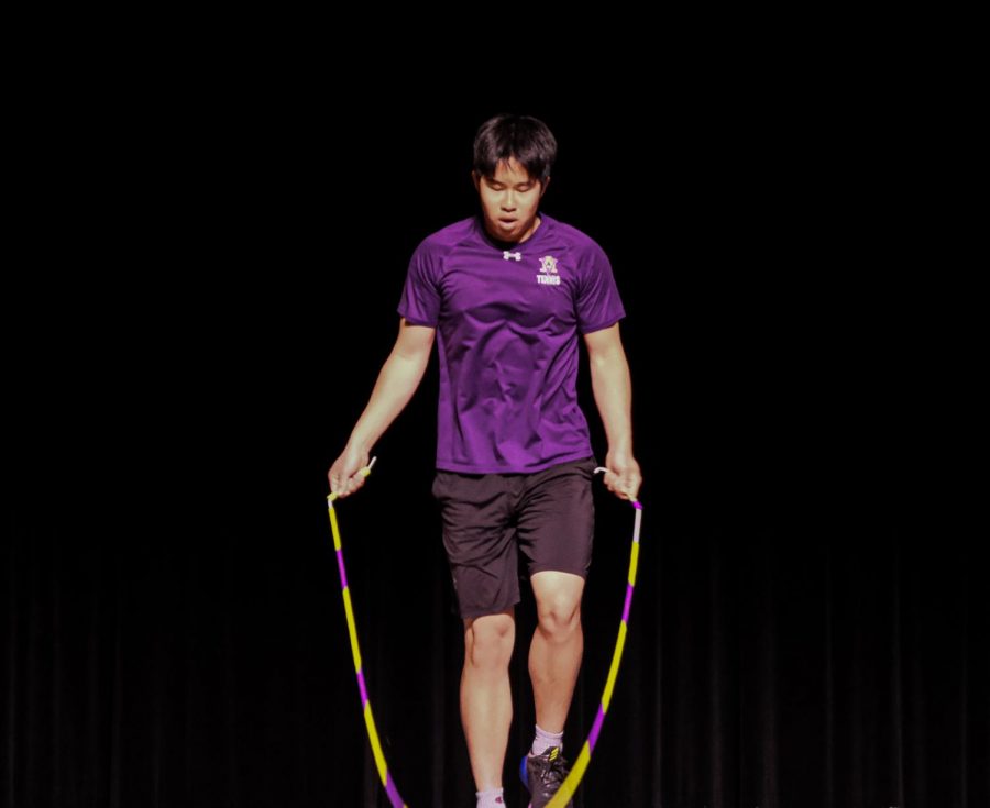 David Qiu ('21) performed an energetic number where he used his jump rope to perform diverse tricks for motivation around Amador.   