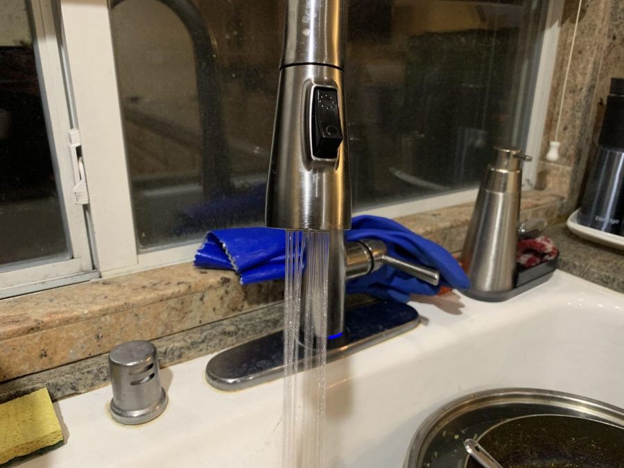 Don’t forget to turn off the tap after you finish using the sink!