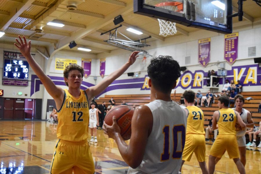 DJ Miranda ('21) looks for an open teammate to pass the ball to. 