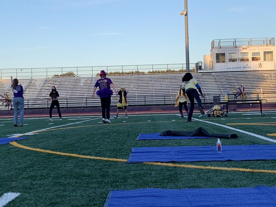 The next activity is a partner game played by Don Squad members where the teams have to throw a water balloon to each other without dropping it.
