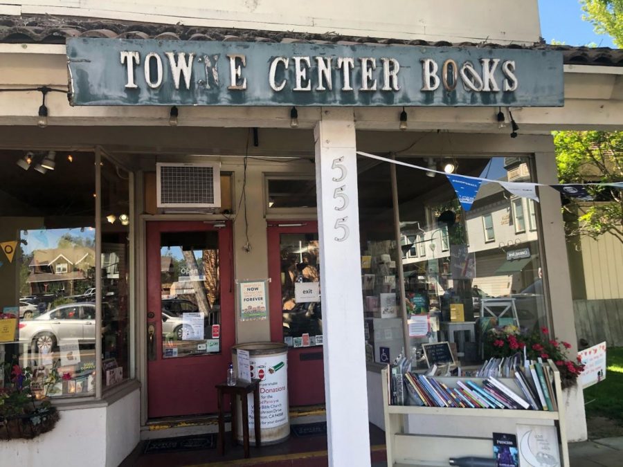 Towne+Center+Books+has+been+a+Pleasanton+staple+for+21+years+now%2C+opened+by+current+owner+Judy+Wheeler+in+2000.+