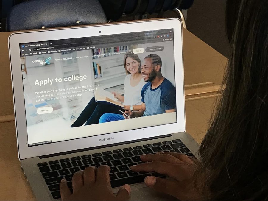 The+Common+App+allows+for+students+to+apply+to+colleges+nationwide+through+essay+formatted+prompts.
