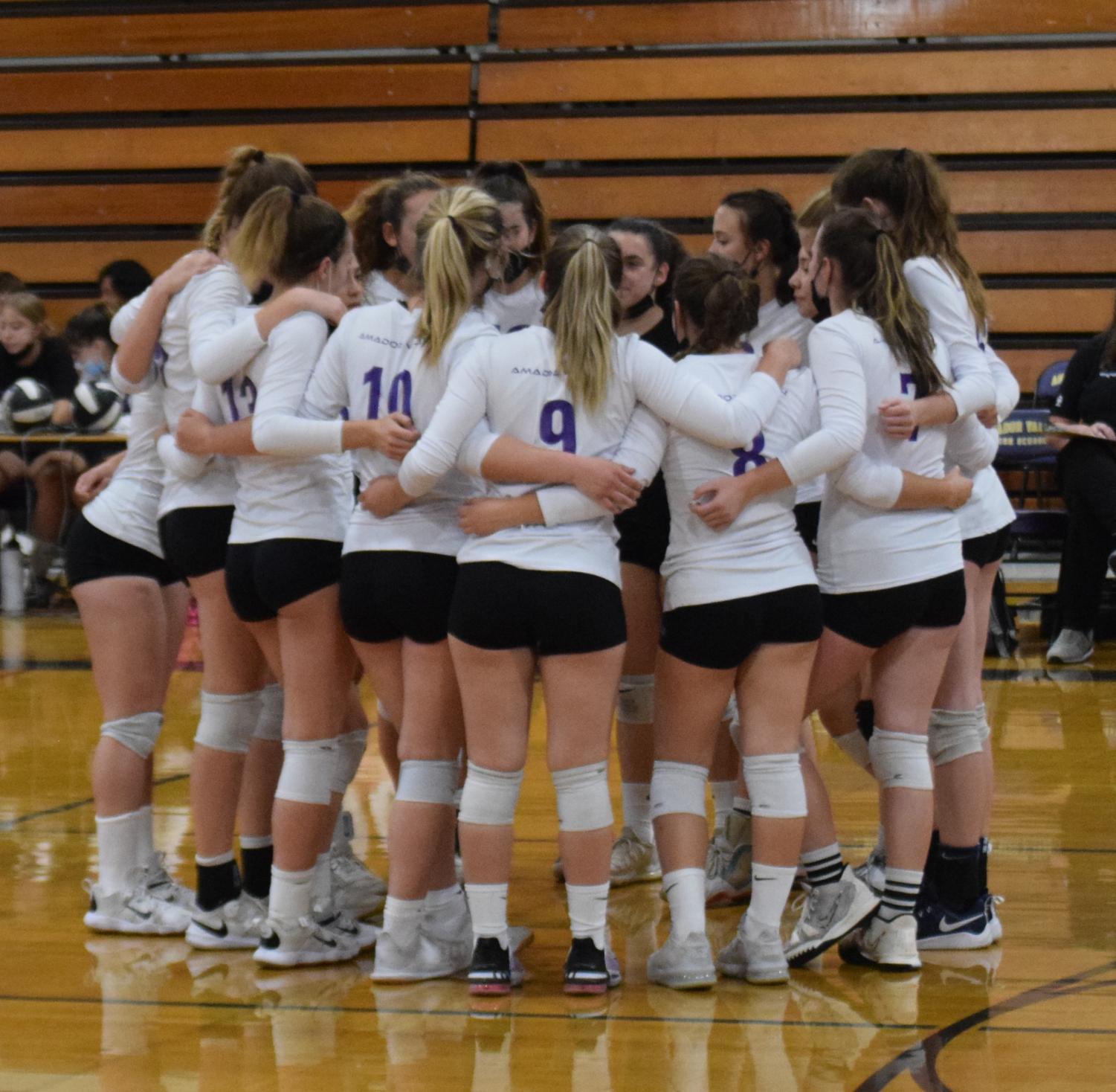 Varsity Volleyball defeats Granada