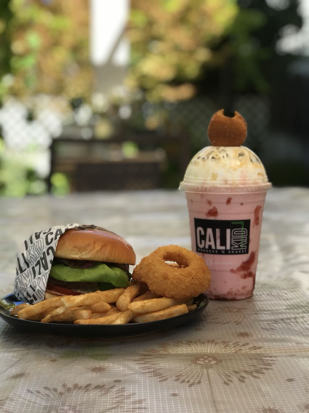 Food Review: Cali Kid Burgers N' Shakes