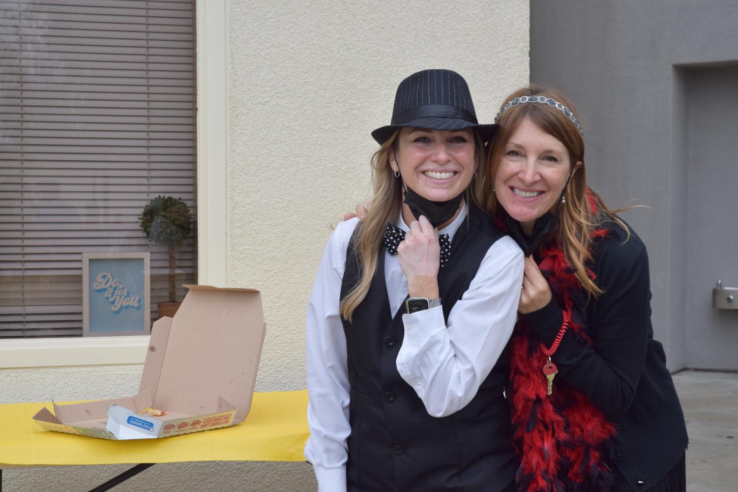 History junior students and teachers participate in 1920's day
