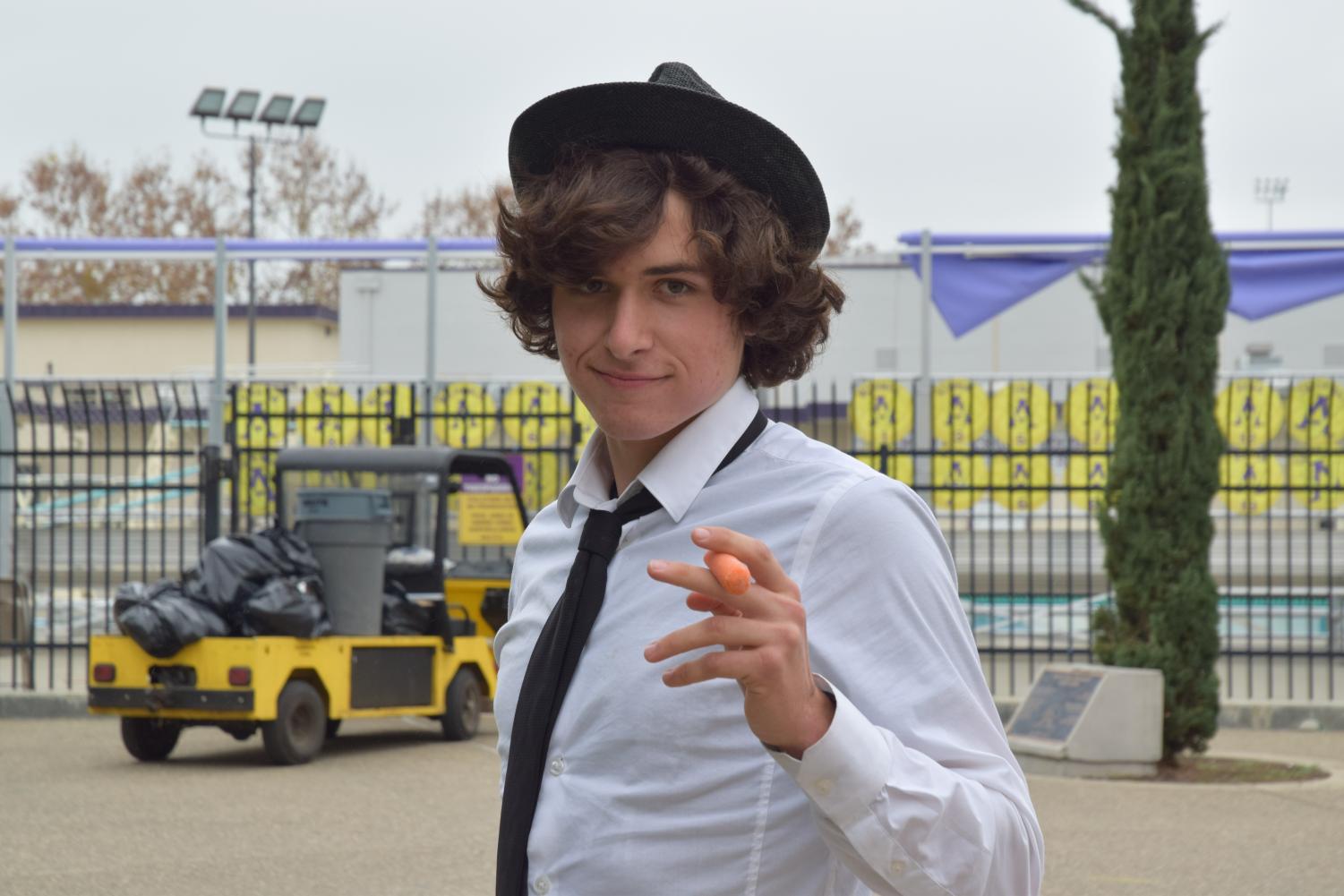 History junior students and teachers participate in 1920's day