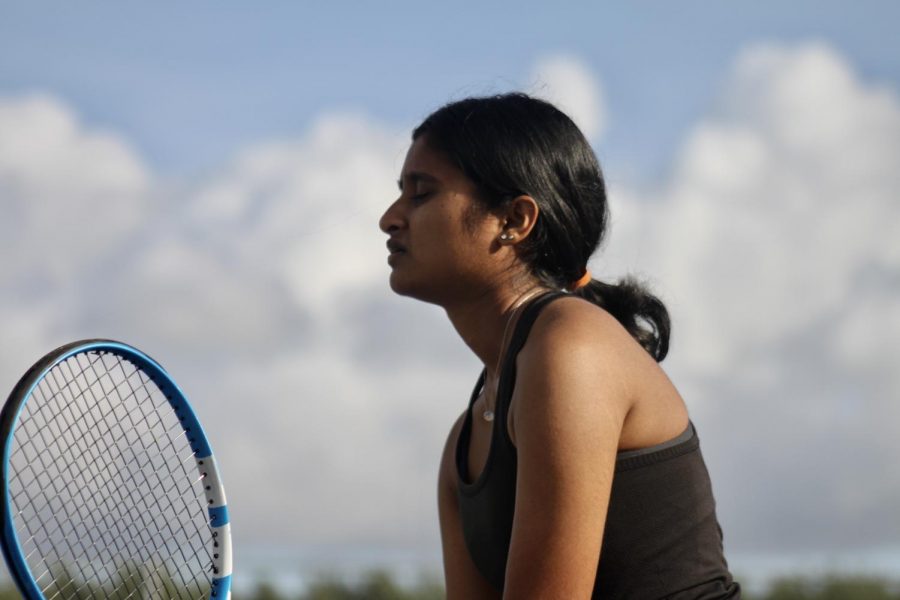 Gayathri Yedavilli ('24) awaits her opponents hit.