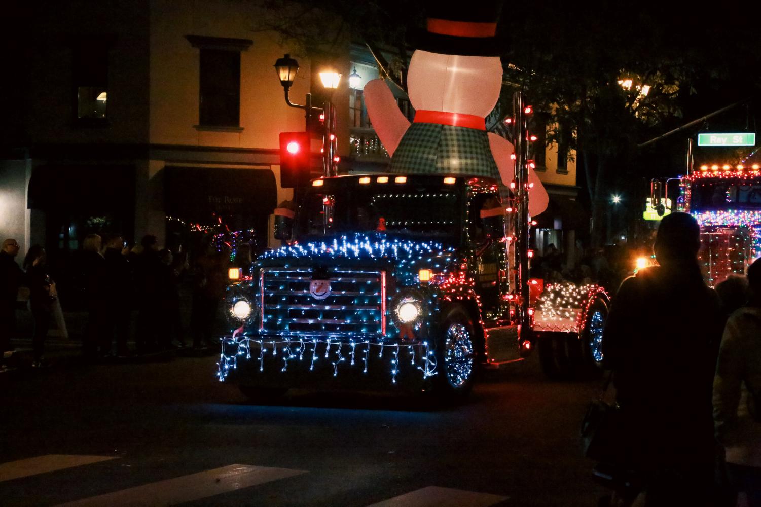 The+Holiday+Parade+through+photos