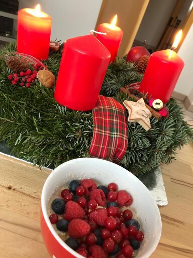 Jan Schellurus ('24) celebrates Christmas morning in Germany surrounded by his loved ones by enjoying delicious fruit bowls made by his mother.