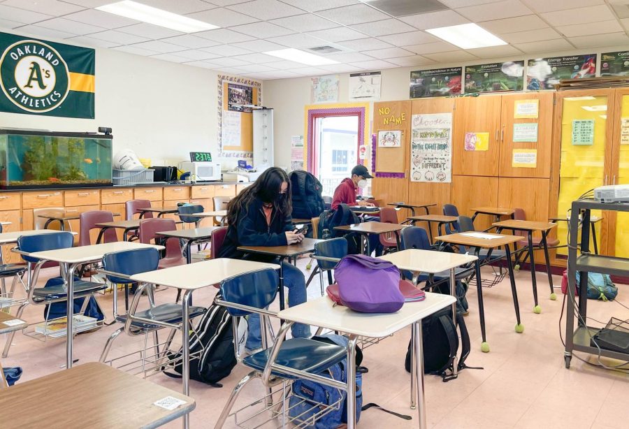 The number of absent students in Mrs. Da Costa's classroom was 27 throughout the day on Tuesday.