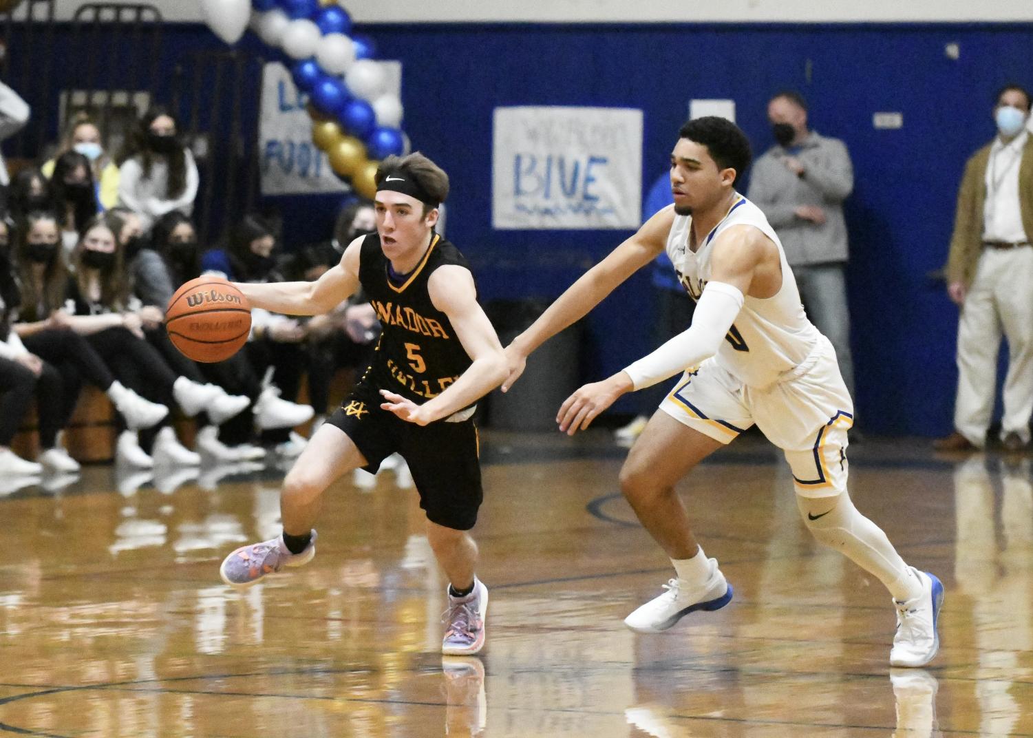 Photo Gallery - Amador Valley Boys Basketball sweeps Foothill in rivalry game