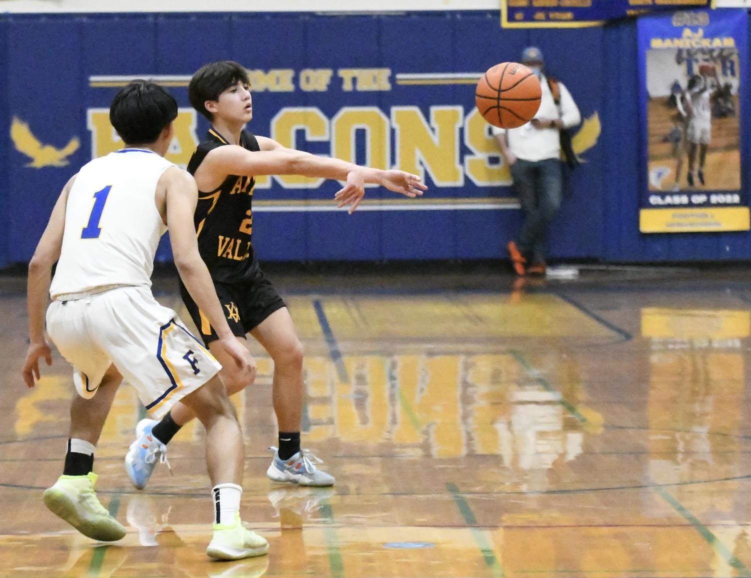 Photo Gallery - Amador Valley Boys Basketball sweeps Foothill in rivalry game