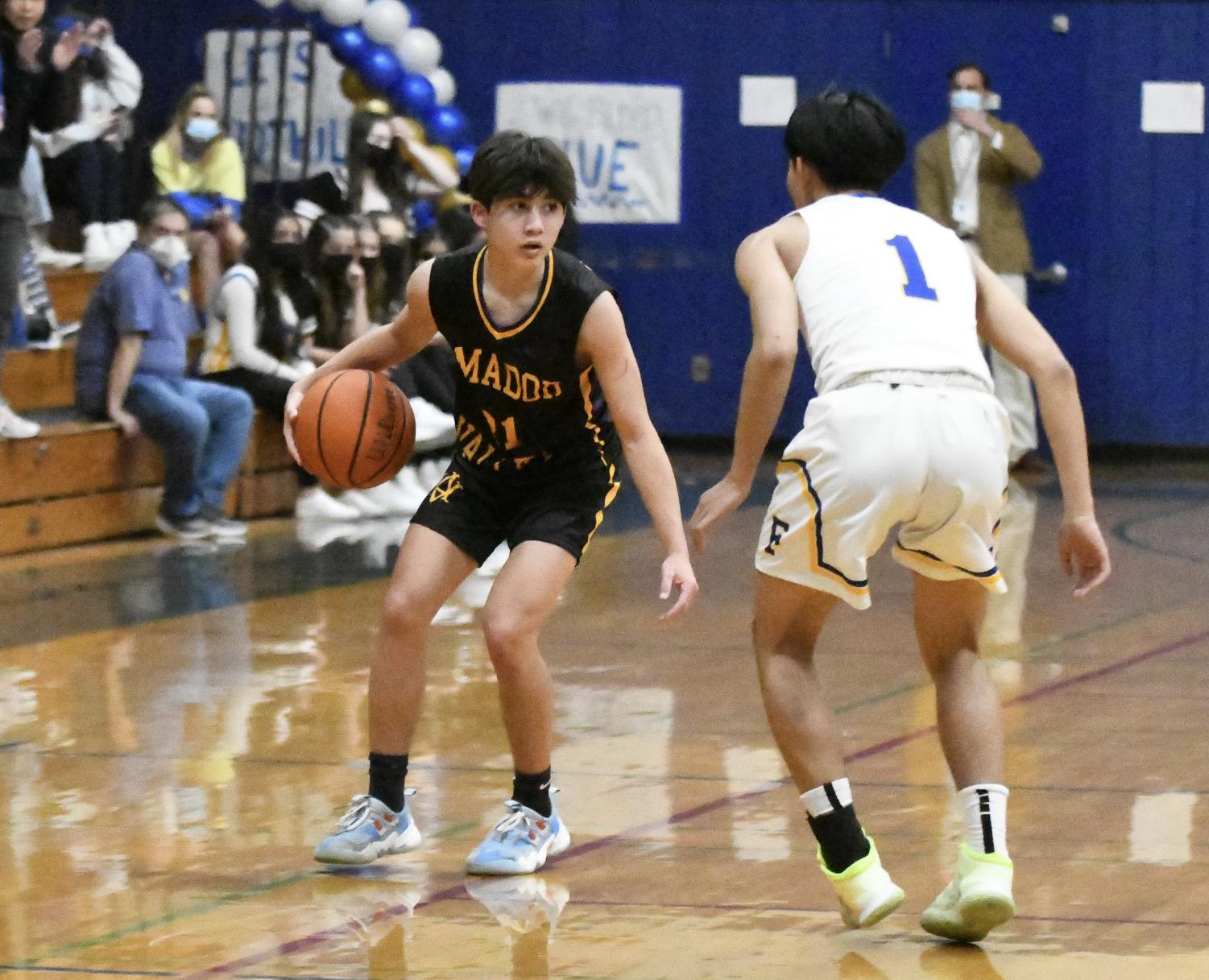 Photo Gallery - Amador Valley Boys Basketball sweeps Foothill in rivalry game