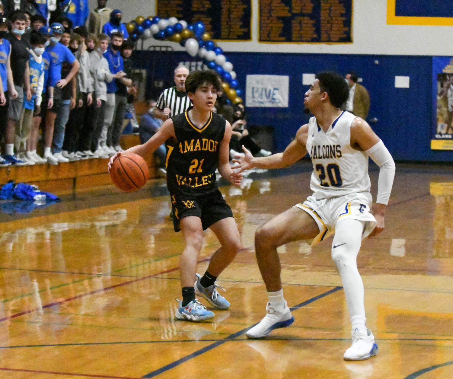 Photo Gallery - Amador Valley Boys Basketball sweeps Foothill in rivalry game