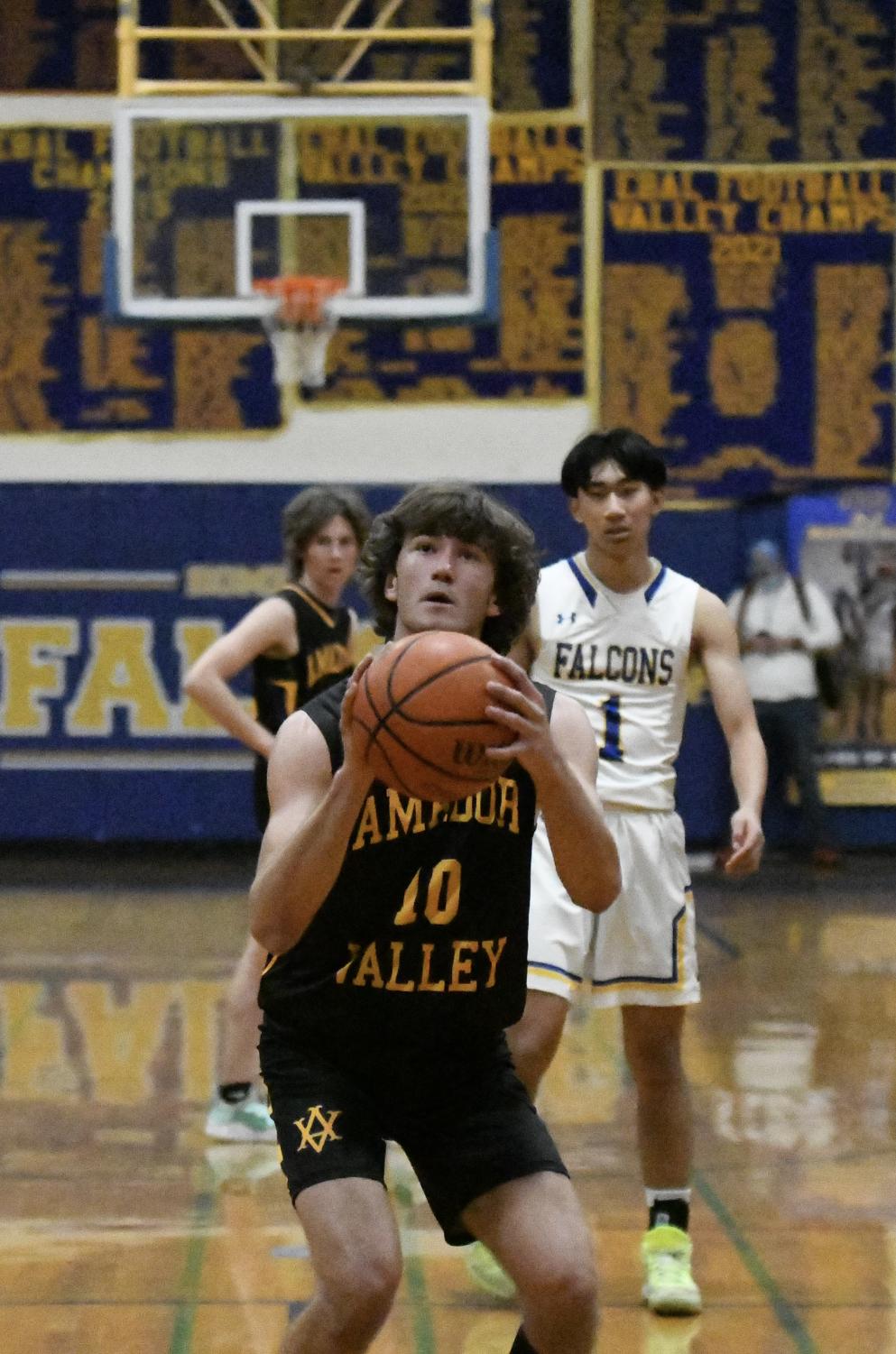 Photo Gallery - Amador Valley Boys Basketball sweeps Foothill in rivalry game