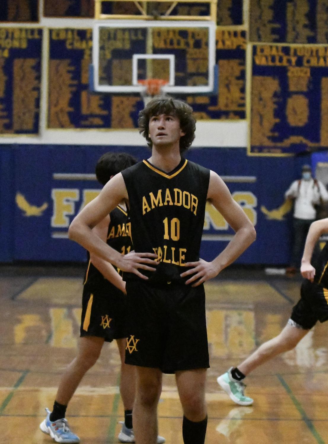 Photo Gallery - Amador Valley Boys Basketball sweeps Foothill in rivalry game
