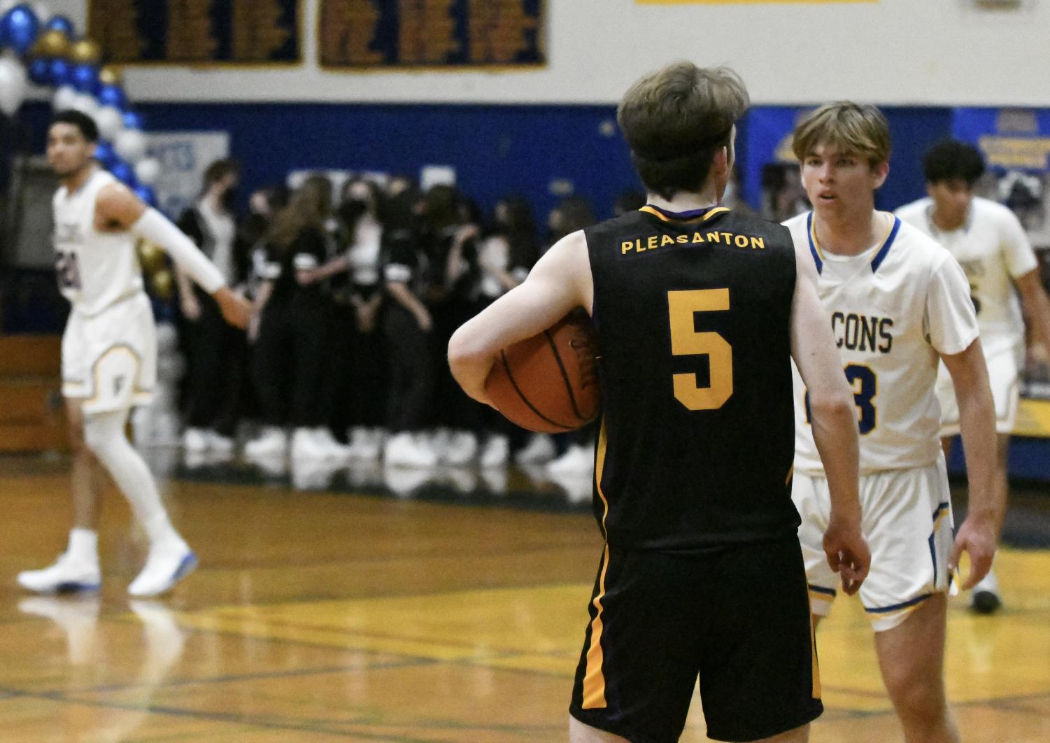 Photo Gallery - Amador Valley Boys Basketball sweeps Foothill in rivalry game