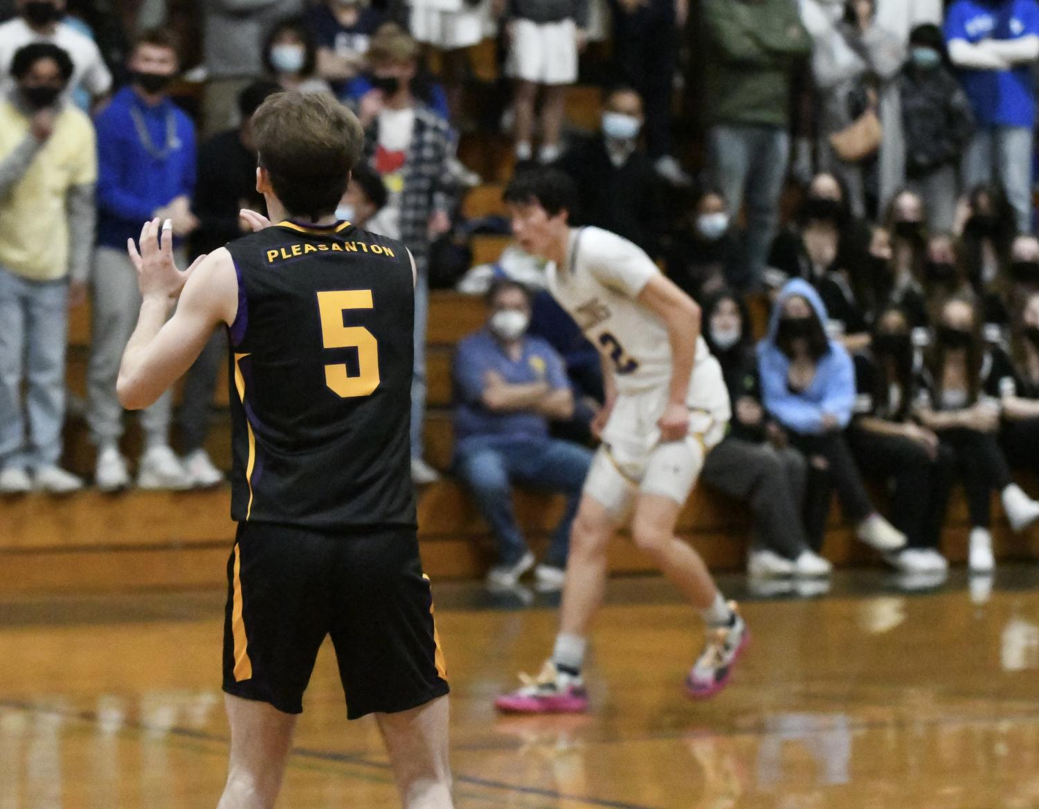Photo Gallery - Amador Valley Boys Basketball sweeps Foothill in rivalry game