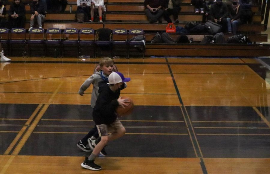 Halftime was nothing short of entertaining, with aspiring basketball players showing off their skills in front of the large crowd.