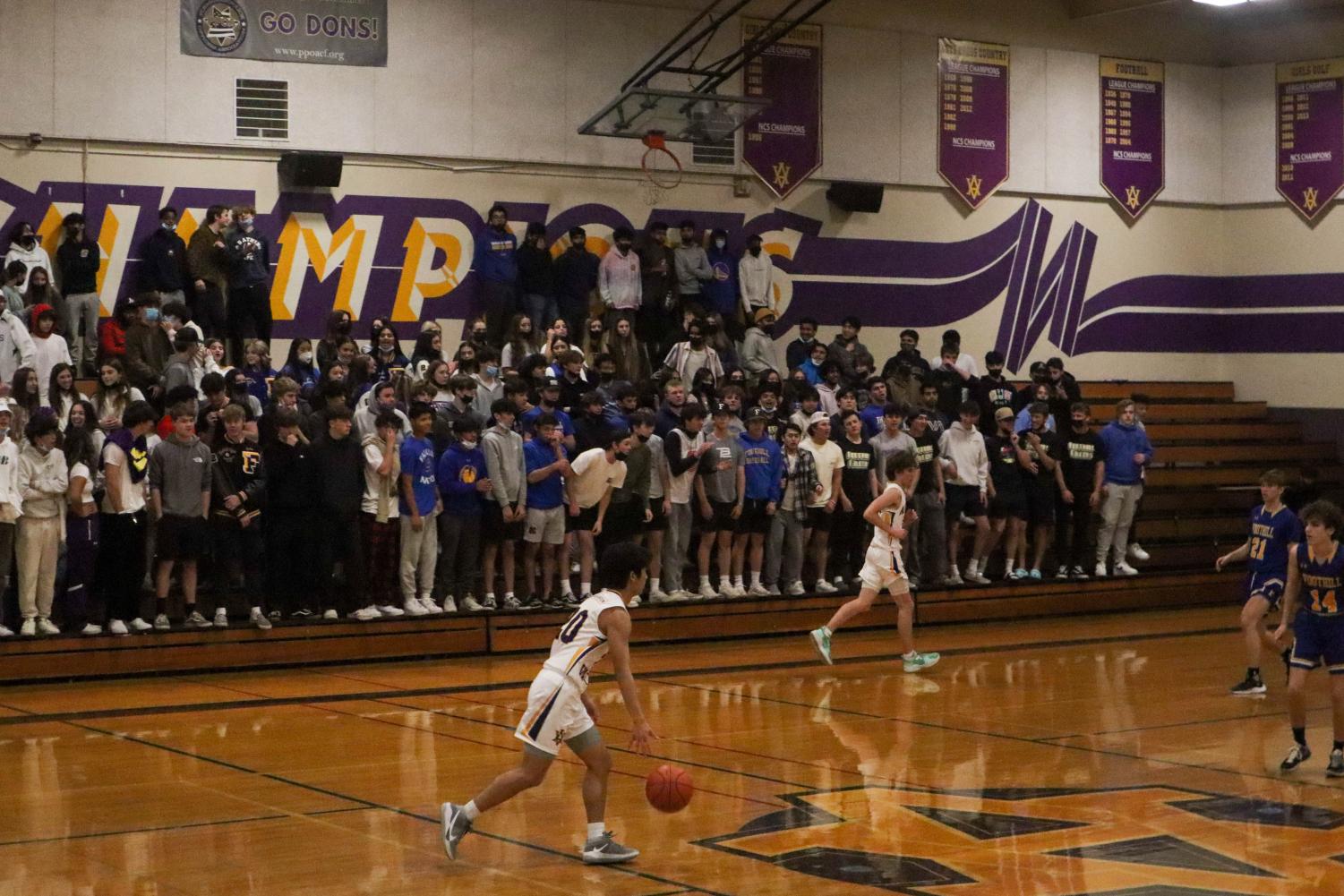 Amador+battles+hard+at+the+NCS+Foothill+basketball+game