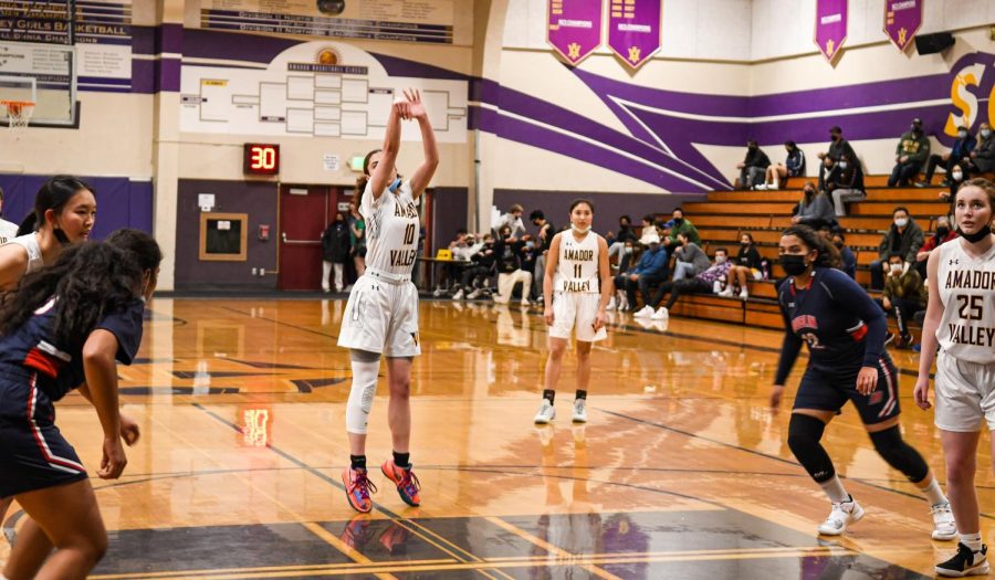 Gianna Ghio ('23) makes a free throw and earns a point for Amador.