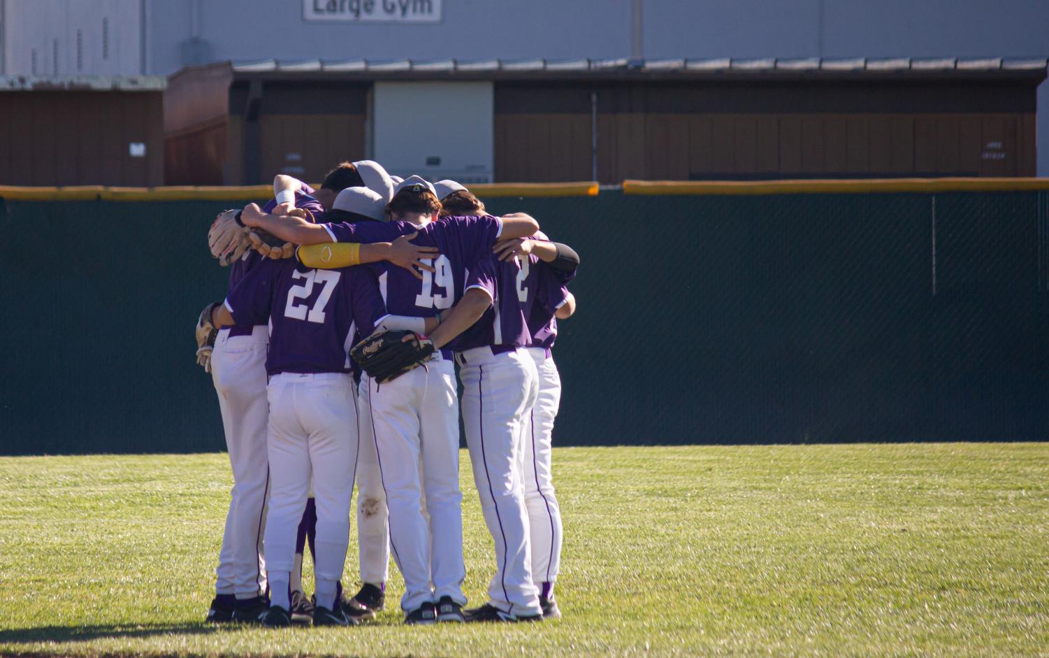 Amador+varsity+baseball+takes+a+win+on+Deer+Valley+11-2