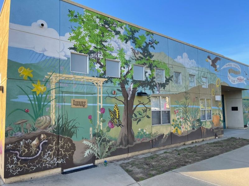 Mohr Elementary celebrates completion and artistry of school mural