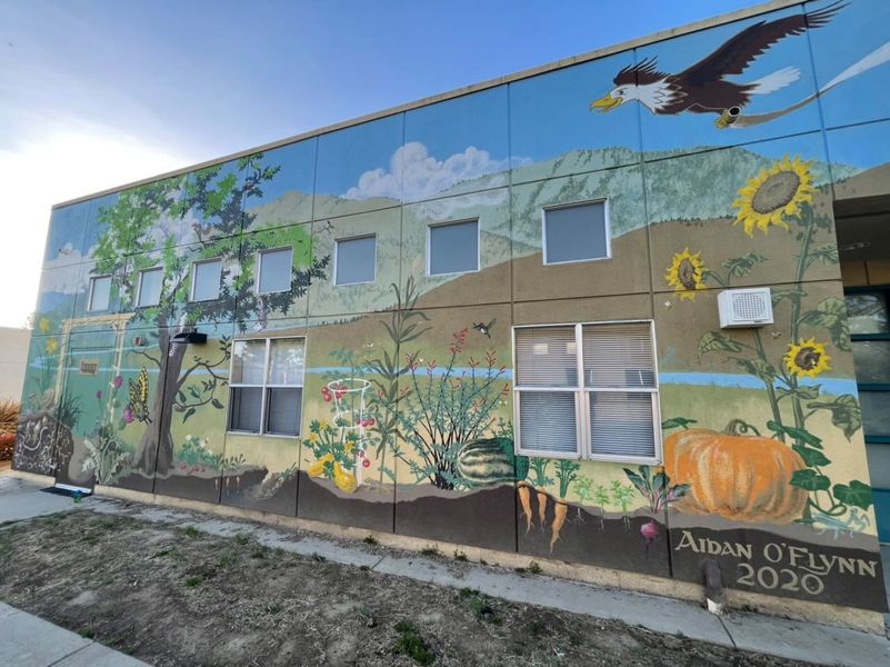 Mohr Elementary celebrates completion and artistry of school mural