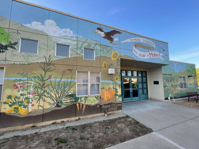 Mohr+Elementary+celebrates+completion+and+artistry+of+school+mural