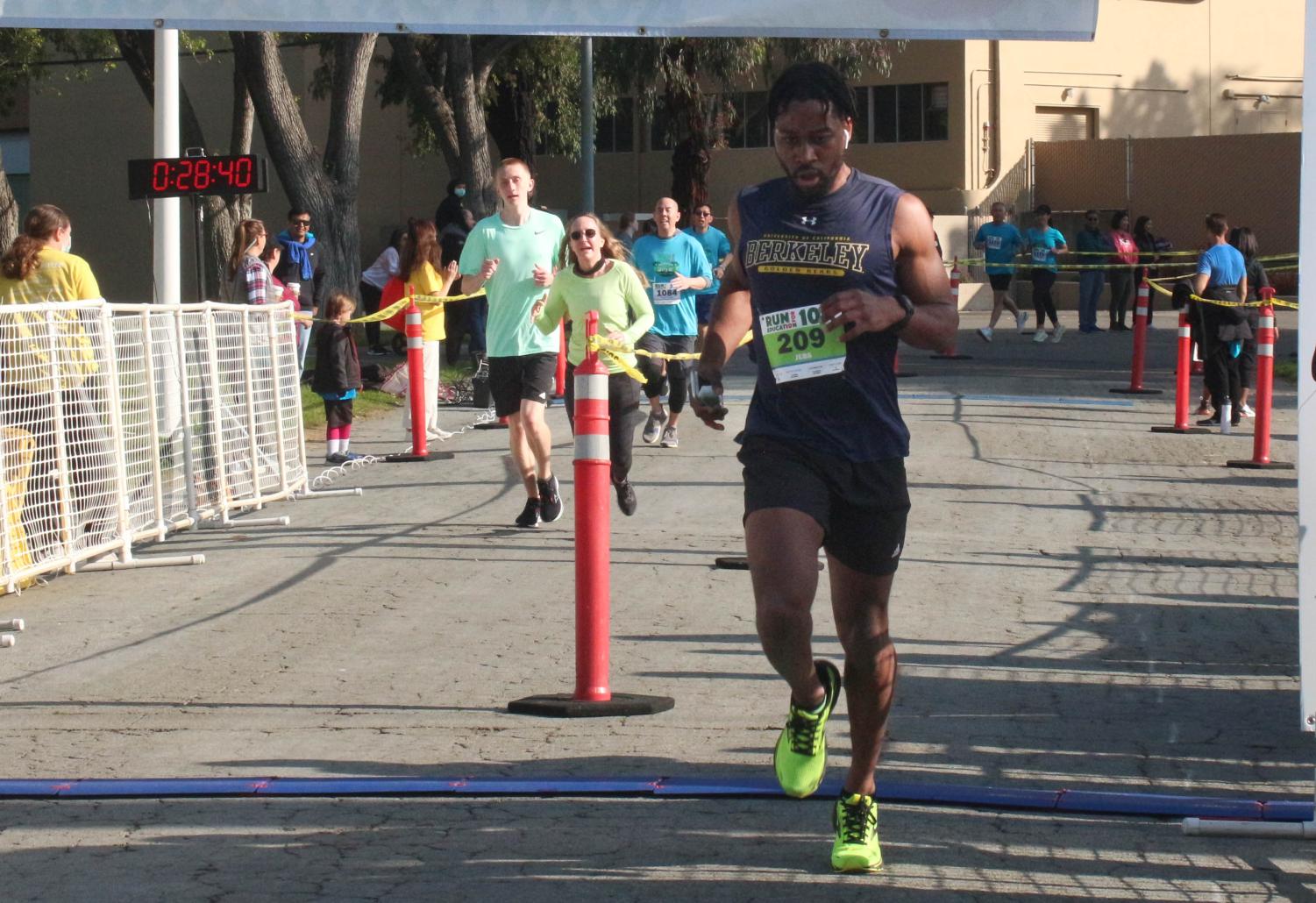Pleasanton hosts PPIE Education Run, raises 1 million in 10th annual race