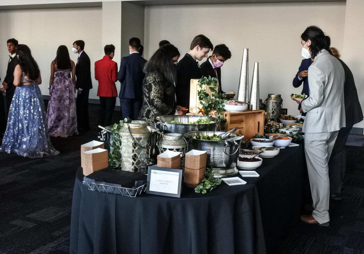 Seniors celebrate with community at Senior Ball 2022