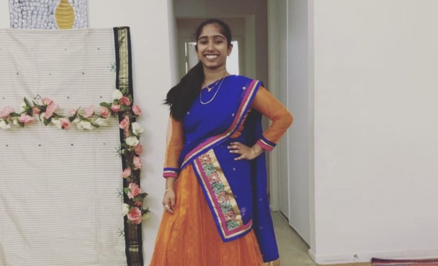 Starting off the musical journey at the age of 4 Saakshi Bhadwaraj (22') developed her love for singing and has since never looked back.