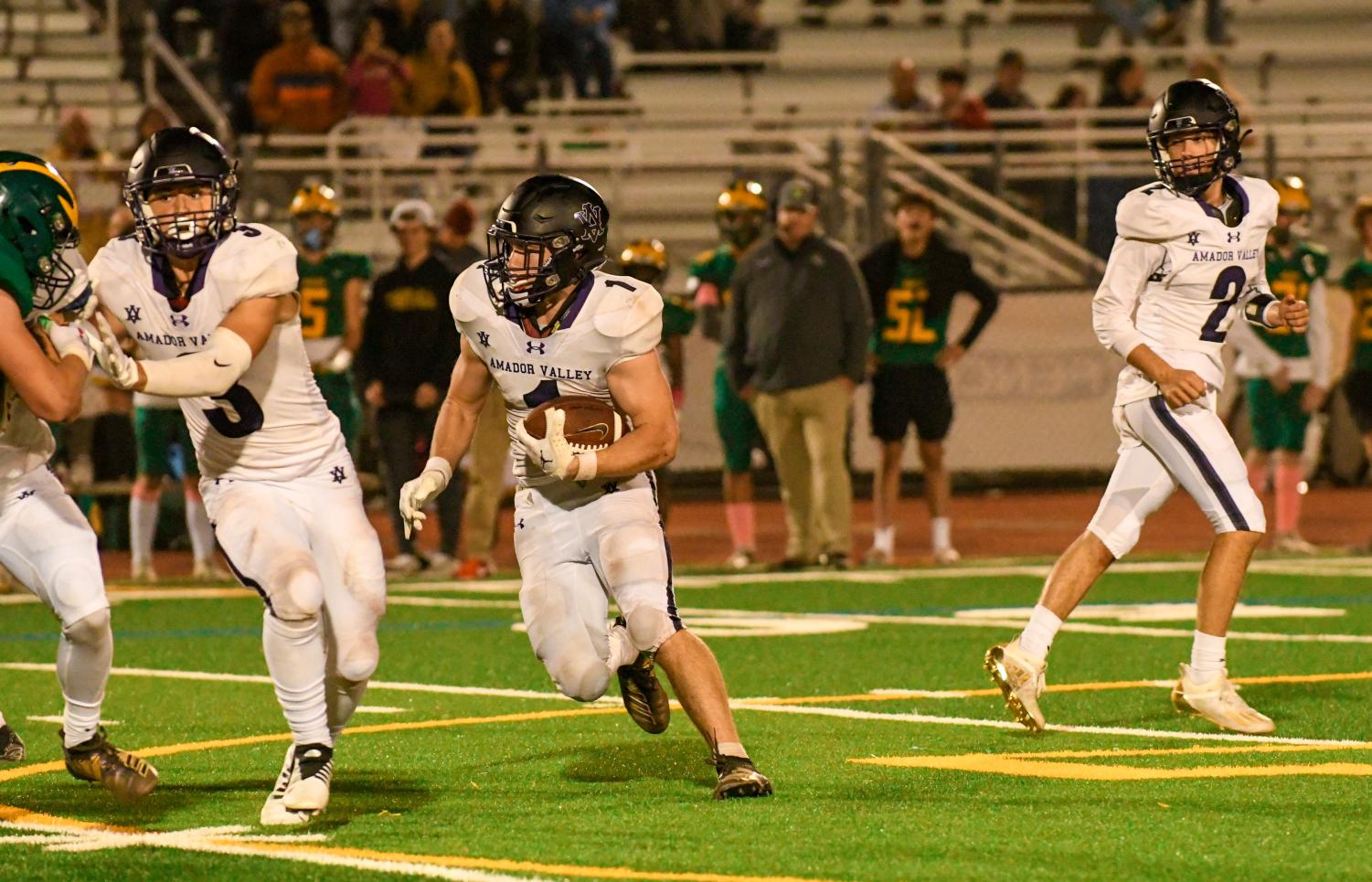 Amador Valley football experiences a tough loss against San Ramon Valley