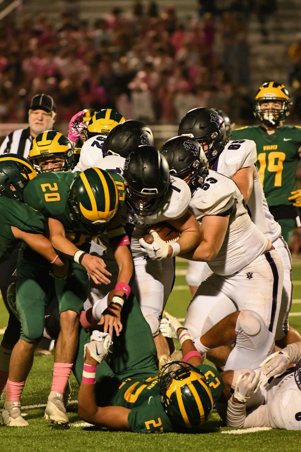 Amador Valley football experiences a tough loss against San Ramon Valley