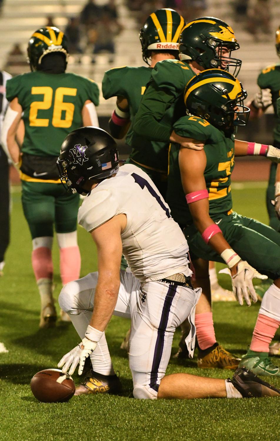 Amador Valley football experiences a tough loss against San Ramon Valley