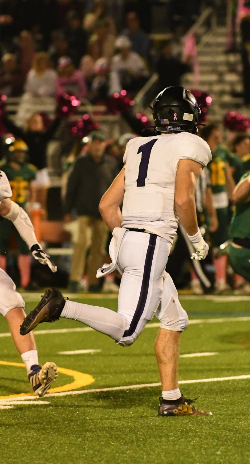 Amador Valley football experiences a tough loss against San Ramon Valley