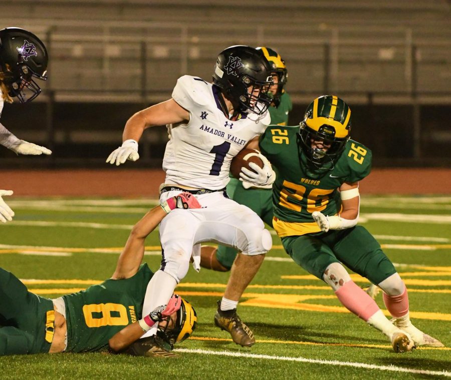 Amador Valley football experiences a tough loss against San Ramon Valley