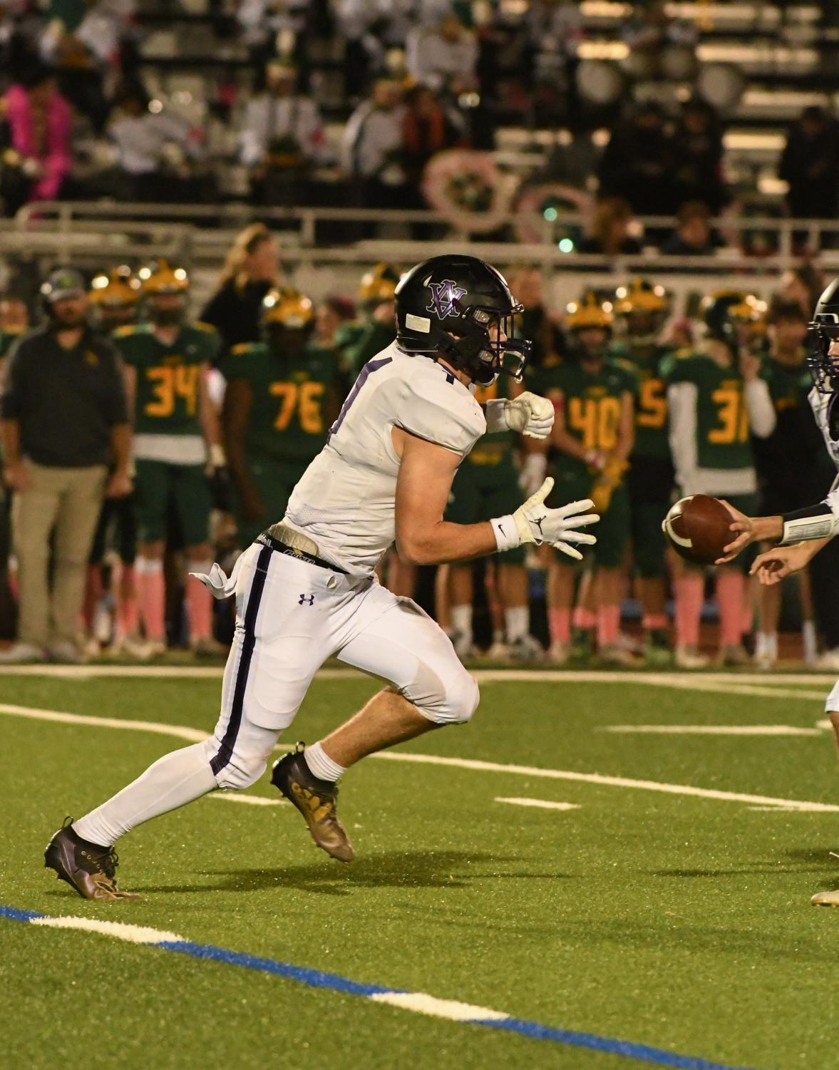 Amador Valley football experiences a tough loss against San Ramon Valley