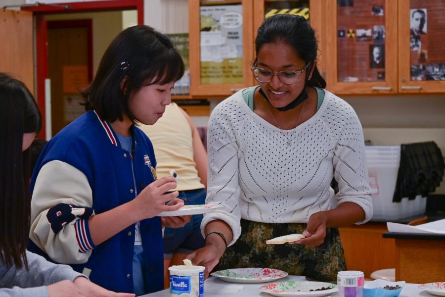 Dons celebrate mole day in chemistry classes