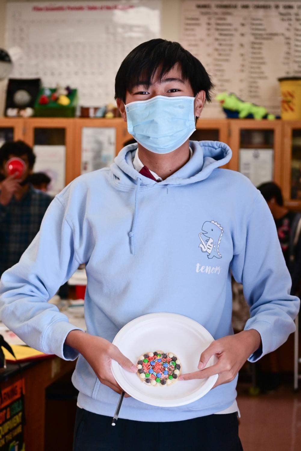 Dons celebrate mole day in chemistry classes