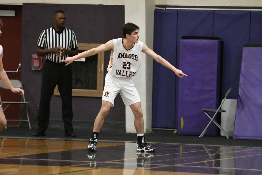 Javier Gros-Suañez ('23) stands in a defensive position.