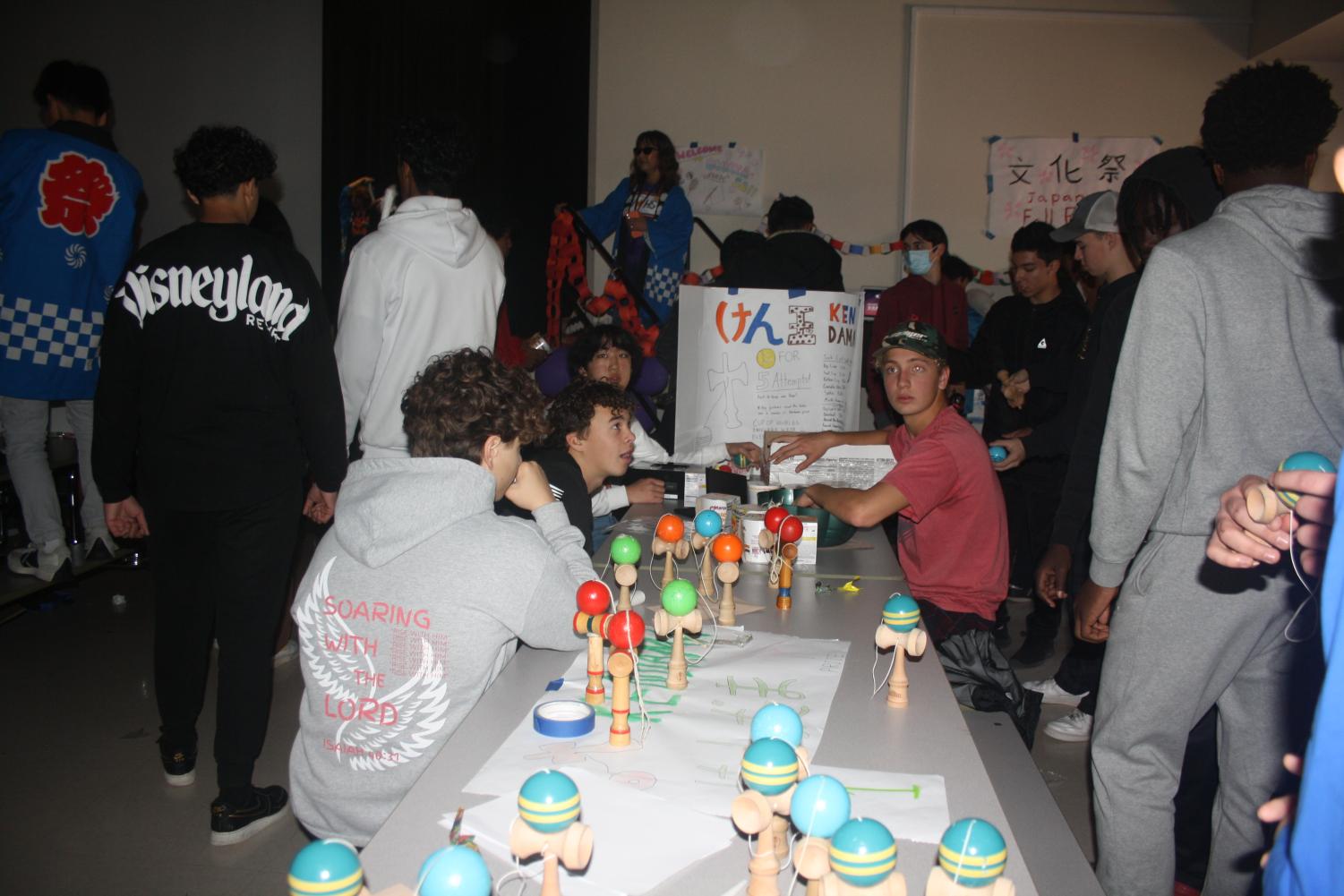 Photo story: Japanese classes host Japanese fall festival