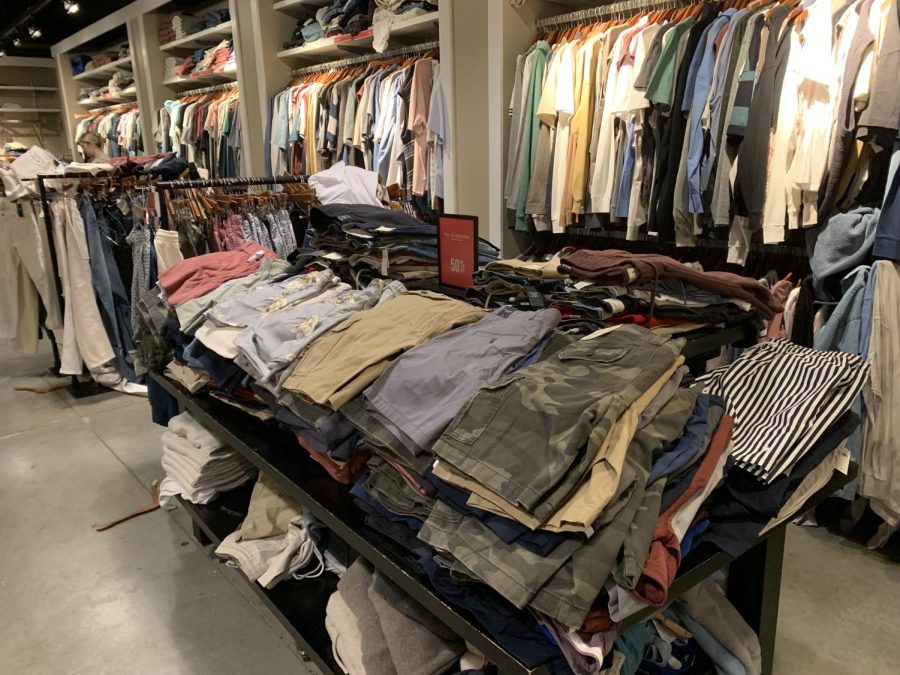 The Abercrombie store in the San Fransisco Outlet filled up during Black Friday. 