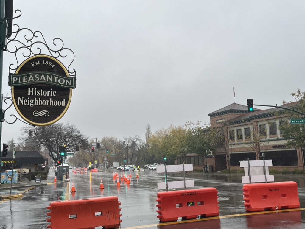 Pleasanton+Hometown+Holiday+Parade+canceled+due+to+rain